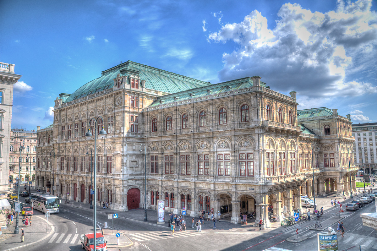 Oper in Wien (Rückansicht)