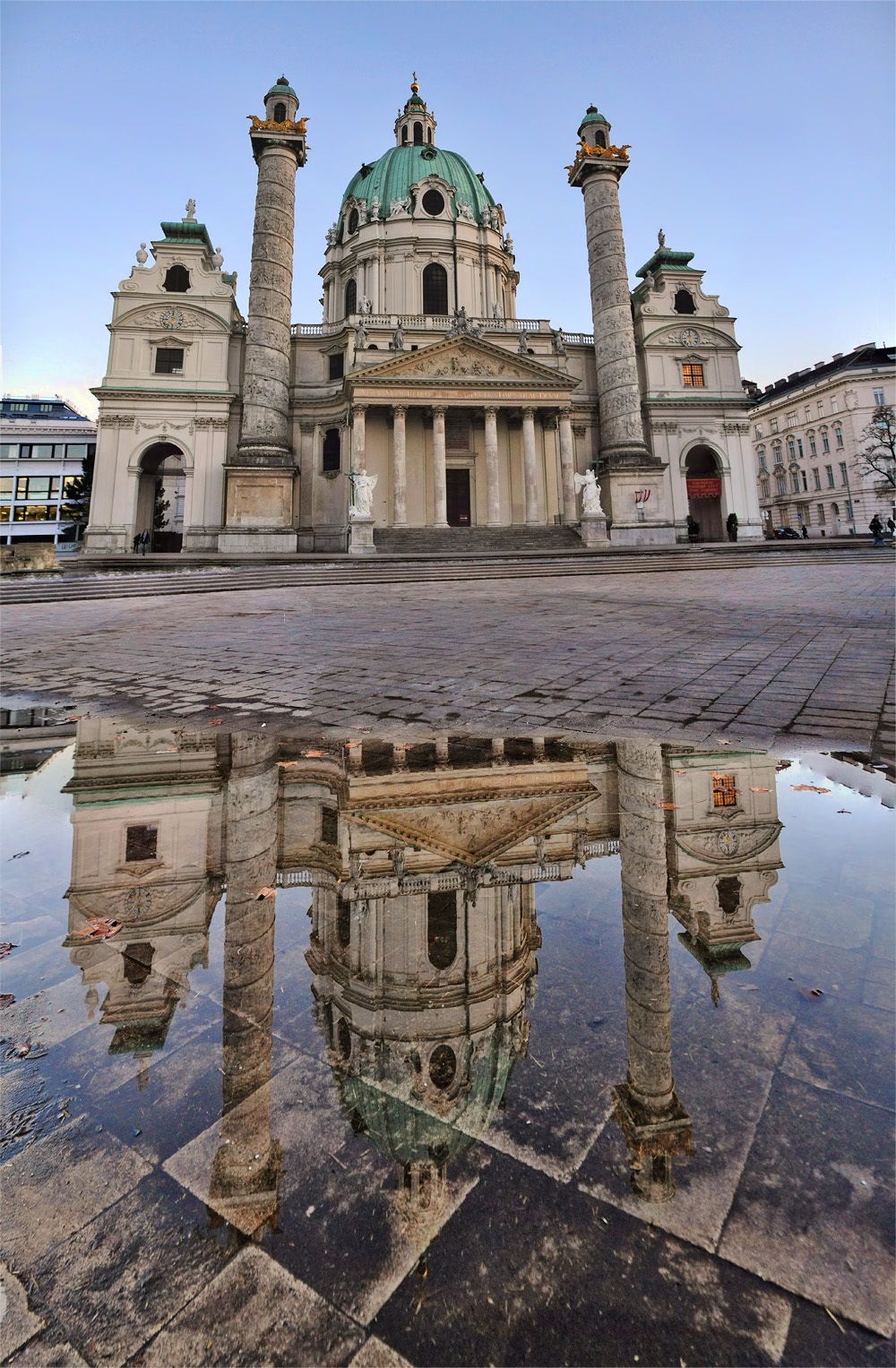 Karlskirche-spiegelung