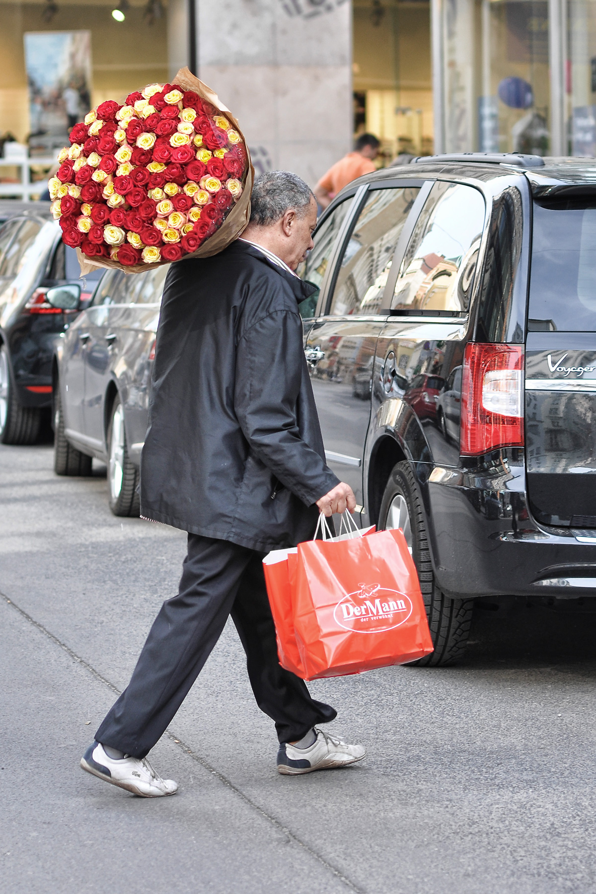 der Mann mit den Blumen